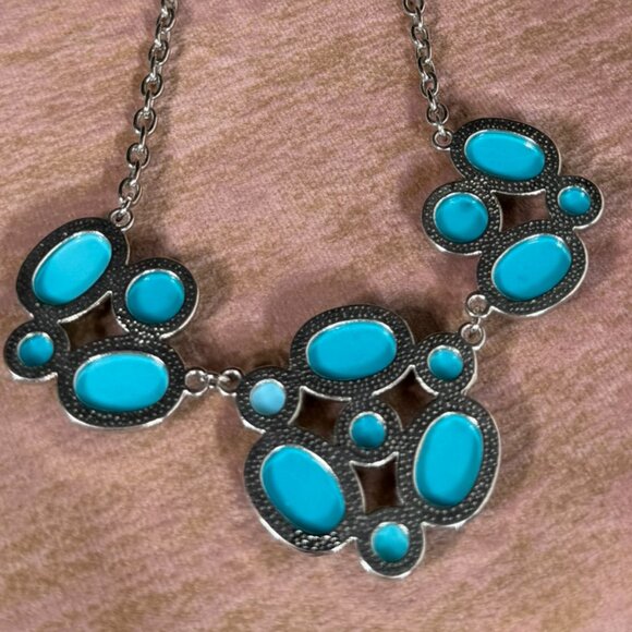 Turquoise Blue Statement Bib Necklace – Silver Tone Adjustable Chain - Picture 6 of 8